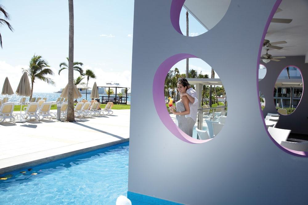 Riu Palace Peninsula Hotel Cancun Exterior photo