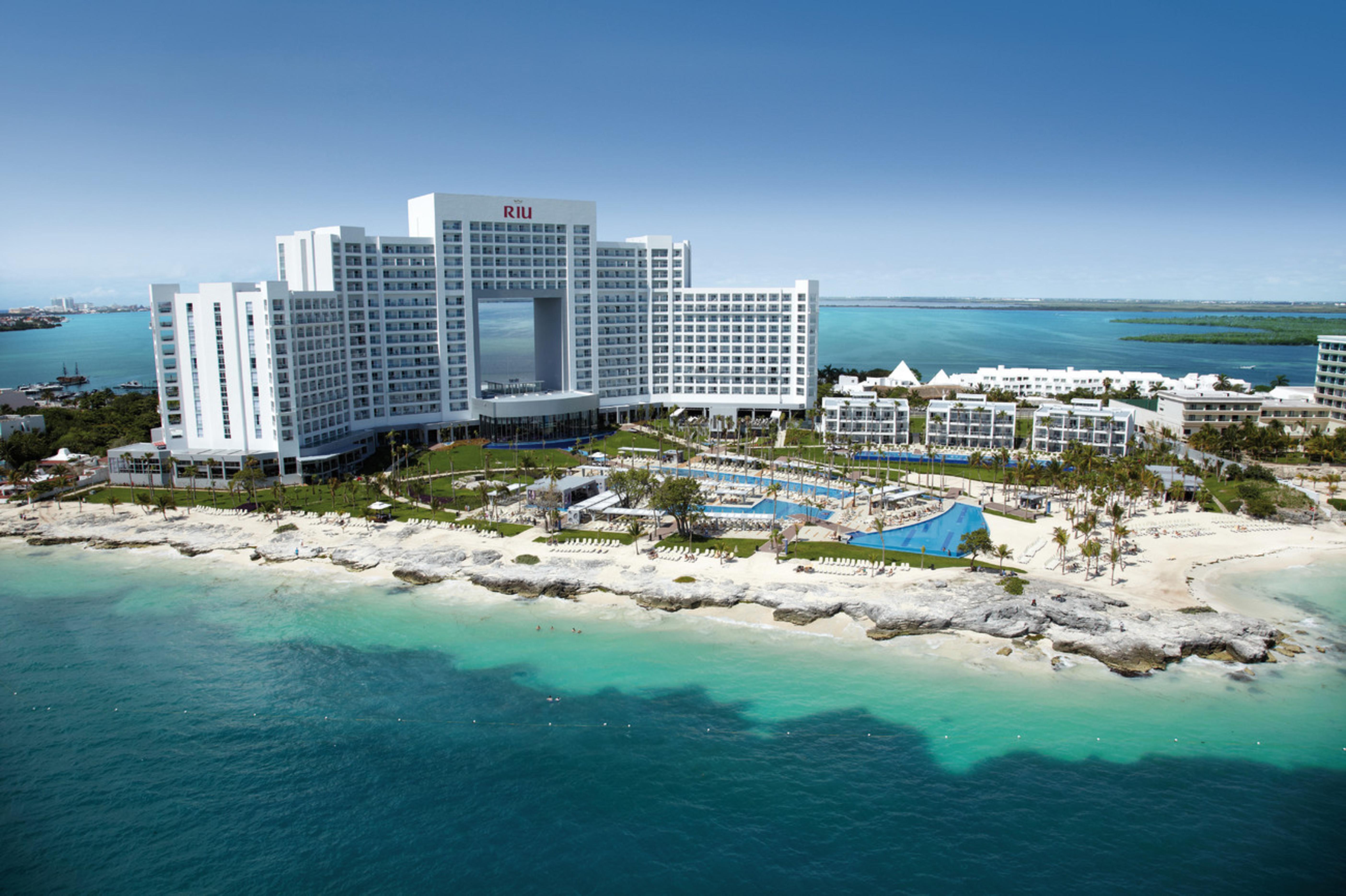 Riu Palace Peninsula Hotel Cancun Exterior photo